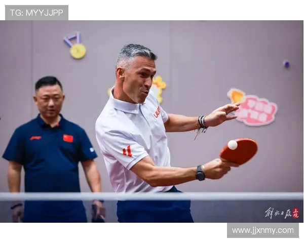 刘伟独家分享足球心得与技巧助你提升球技的秘诀与经验