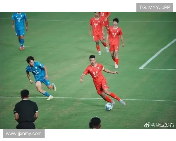 南京足球队在最新足球状态排行榜中荣登第十名展现出强劲实力与潜力 南京足球队在最新足球状态排行榜中荣登第十名展现出强劲实力与潜力