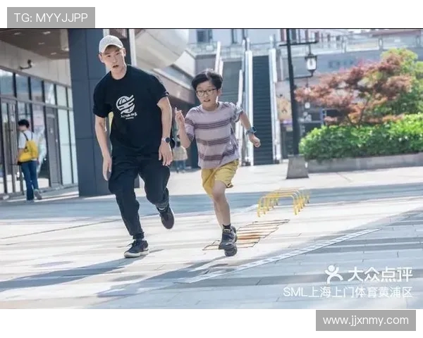 城市马拉松赛中北京滑板队展现卓越耐力与团队精神的精彩表现