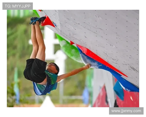 攀岩灵活性大比拼北京攀岩队荣获第一名称号