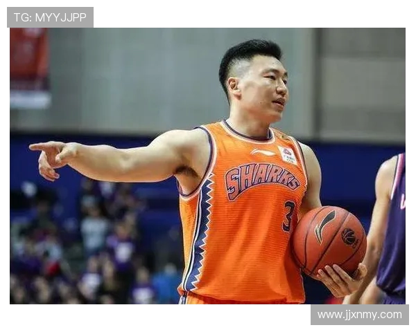 李根：从篮球场上的拼搏到人生舞台的蜕变与成长